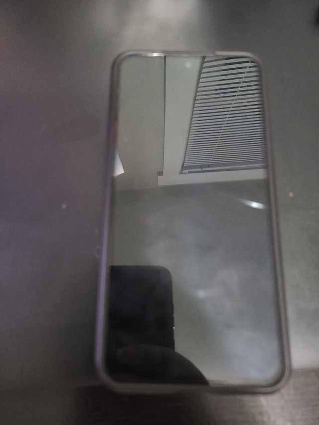 Samsung 24 FE - photo 2