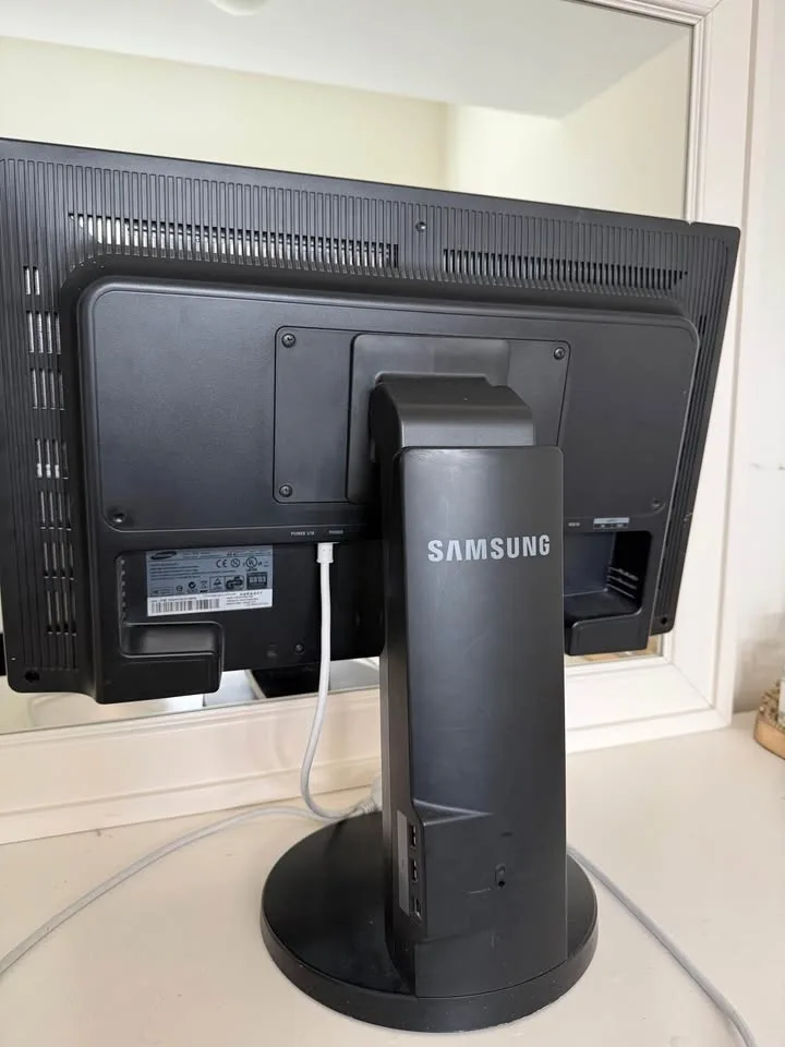 Samsung SyncMaster 2494HM Monitor – Rotates, Great for Work image indicator(3)