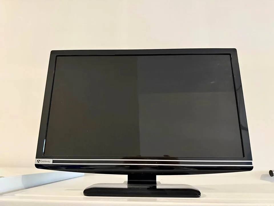Gateway Computer Monitor – Functional & Clean