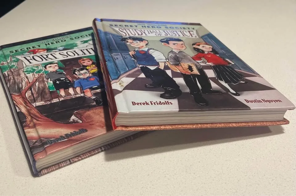 FREE EUC: DC Comics Secret Hero Society Book Series image indicator(9)