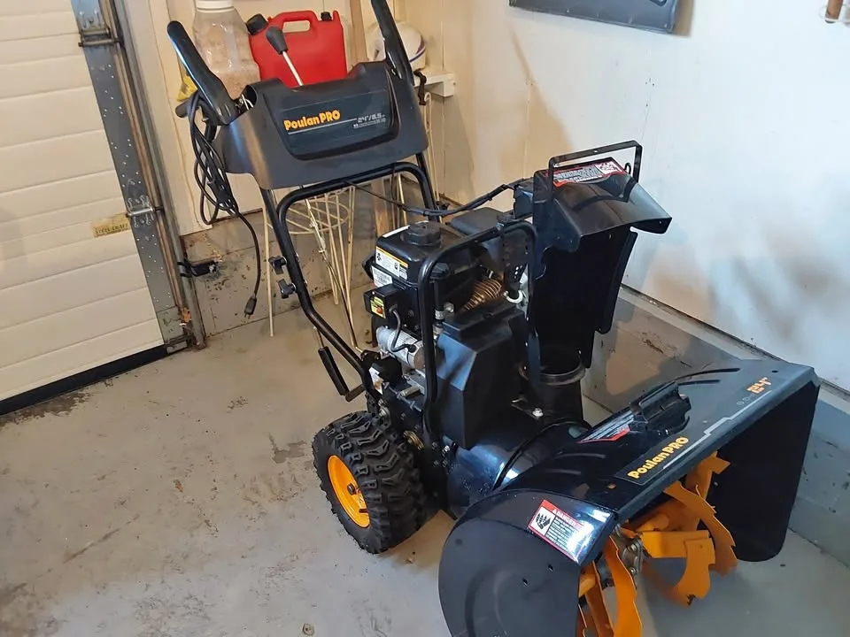 Poulan Pro 208cc 24" Snow Blower