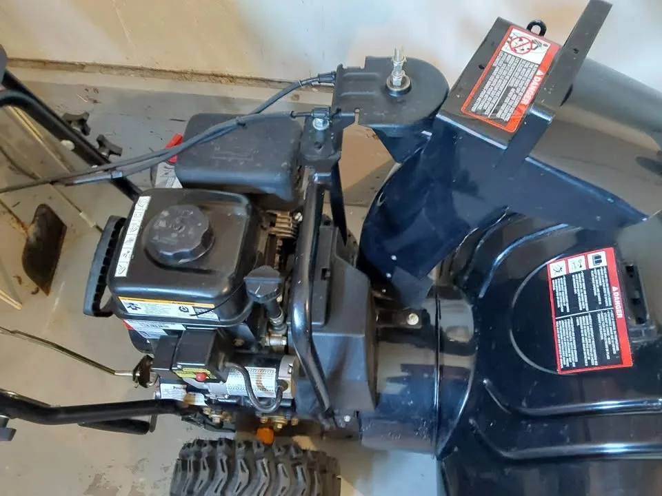 Poulan Pro 208cc 24" Snow Blower image indicator(5)