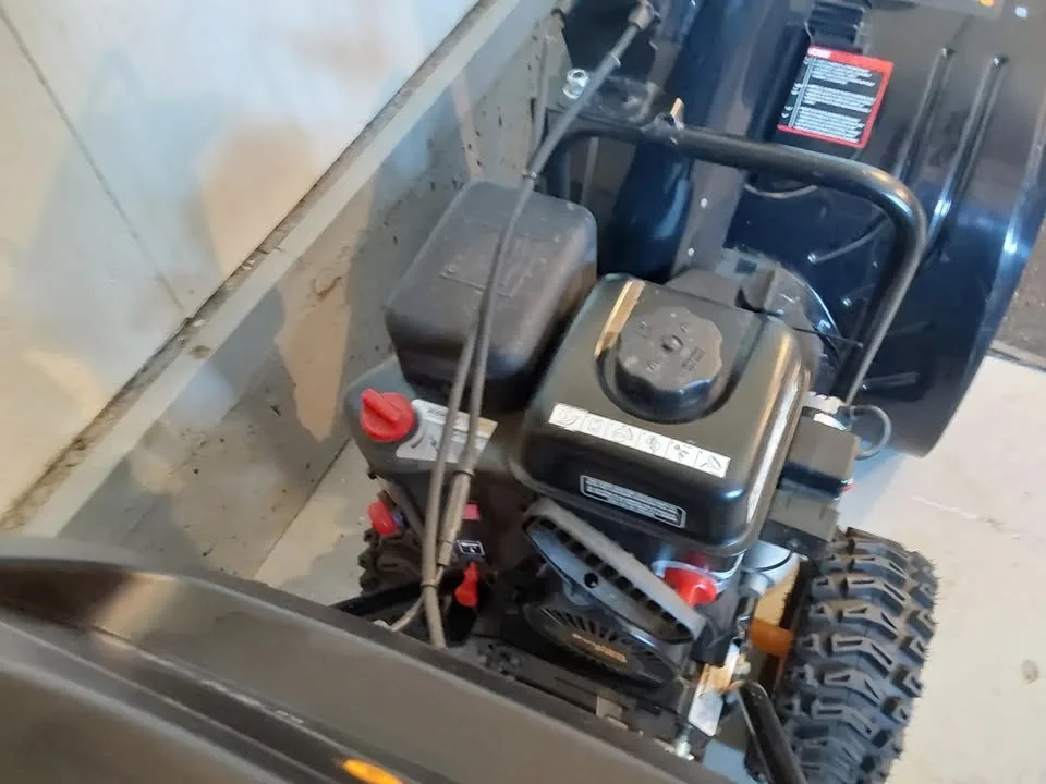 Poulan Pro 208cc 24" Snow Blower image indicator(6)