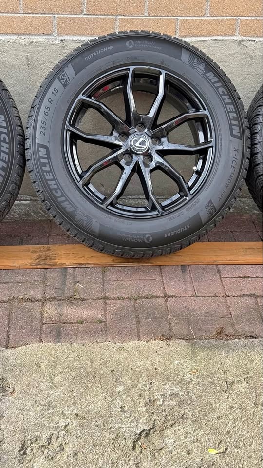 235/65R18 Lexus RX Winter set
