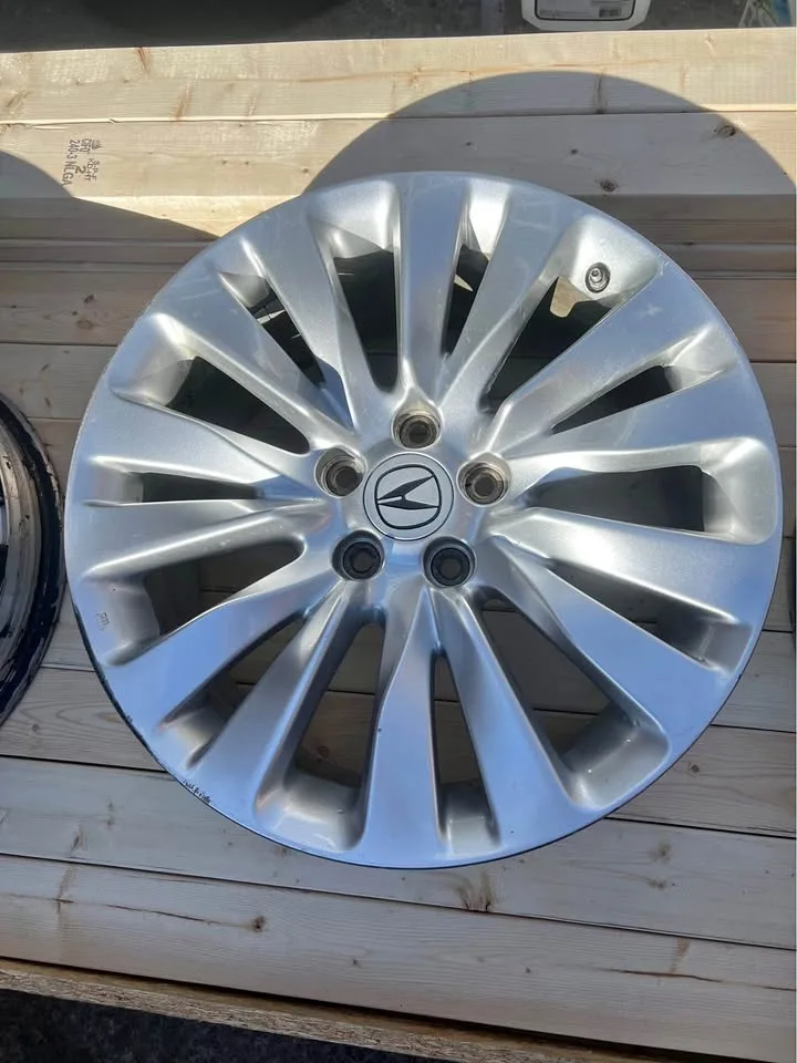 19 inch Acura RDX alloy rim sport ￼