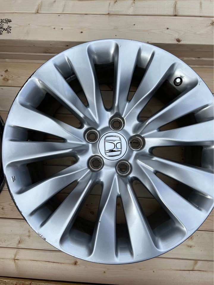 Honda CRV 19 inch alloy rims - photo 2