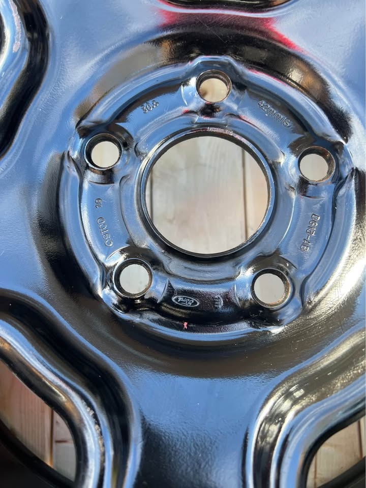 18 inch Ford Explorer /fusion rims ￼ - photo 3