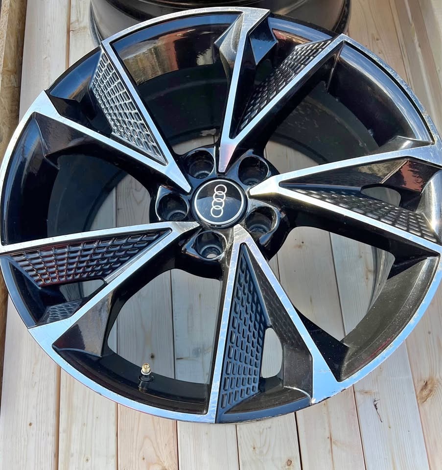 Audi A5 Quattro [hidden information] Inch alloy rims ￼