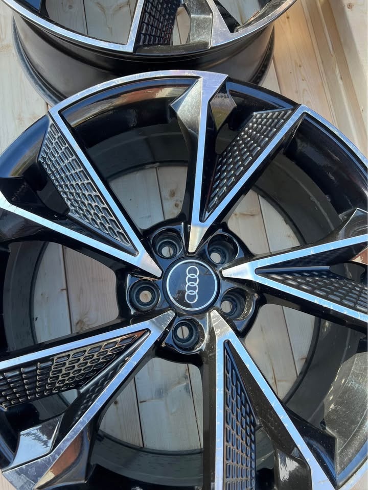 Audi A5 Quattro [hidden information] Inch alloy rims ￼ - photo 2
