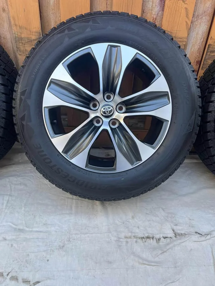 235/65R18 Toyota Highlander Bridgestone winter package tires and