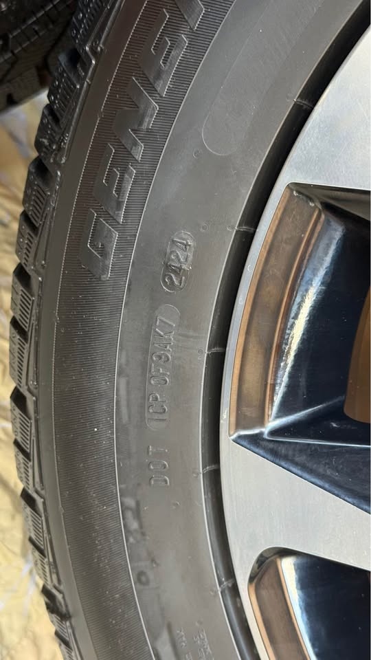 225/60R18 Lexus NX original winter package - photo 4