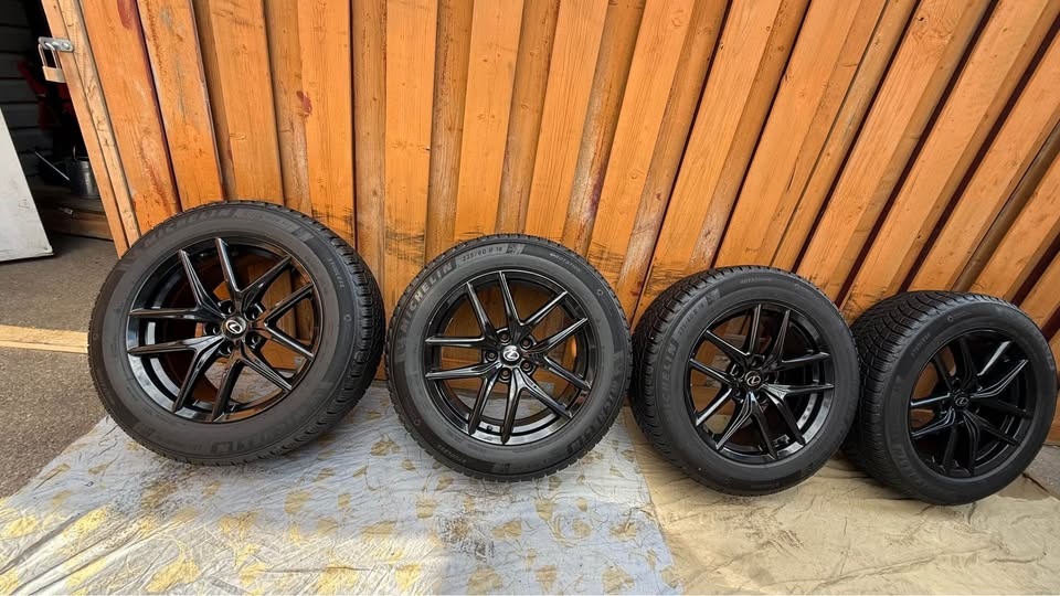 235/60R18 Lexus NX Fsport 2025 winter package Michelin tires - photo 2