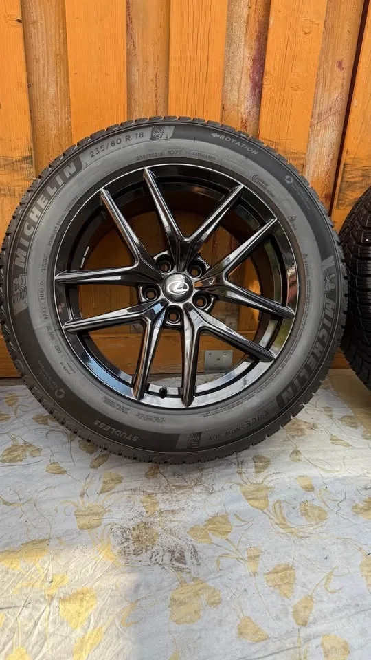 235/60R18 Lexus NX Fsport 2025 winter package Michelin tires image indicator(4)