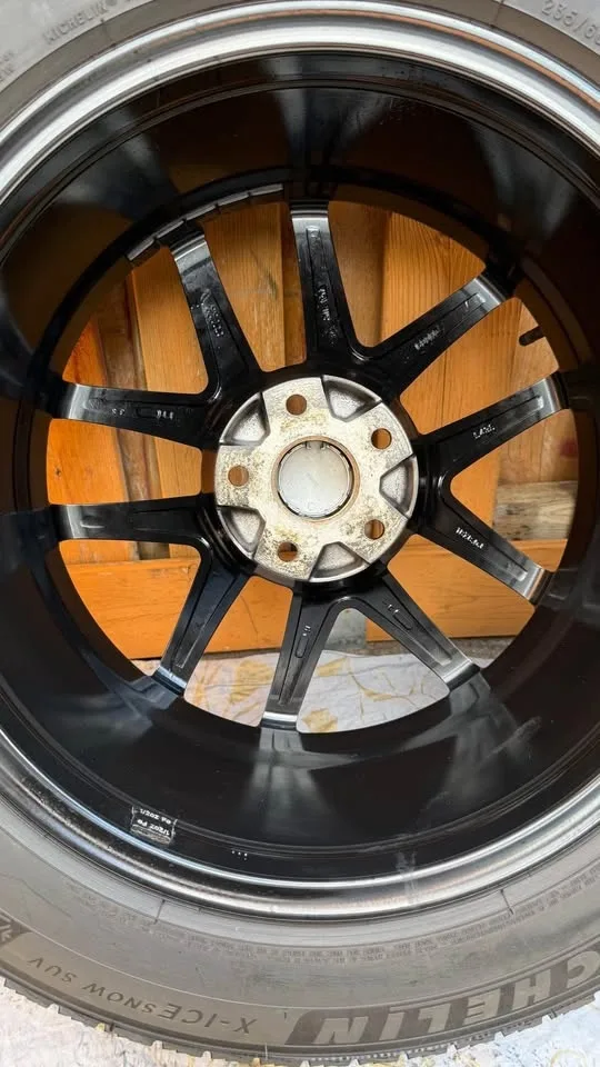 235/60R18 Lexus NX Fsport 2025 winter package Michelin tires image indicator(7)