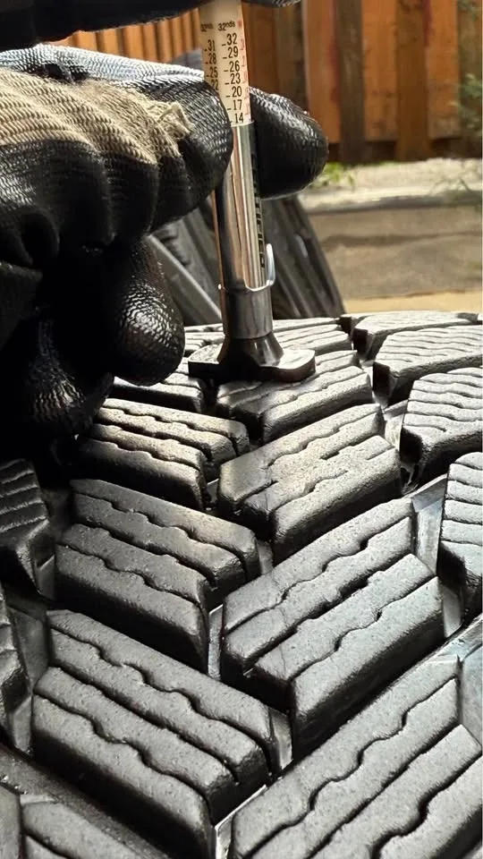 235/60R18 Lexus NX Fsport 2025 winter package Michelin tires image indicator(9)