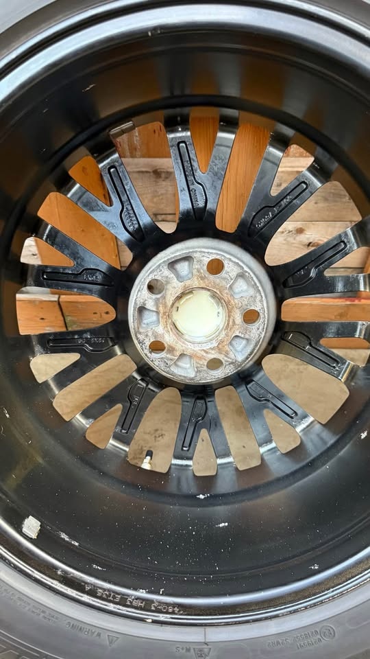 245/60R18 Lexus RX Michelin winter package ￼ - photo 4