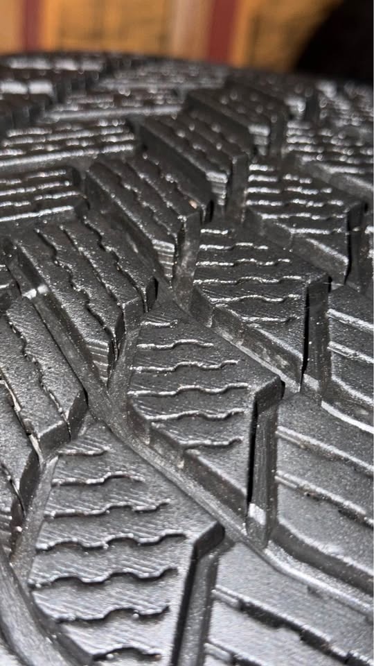 235/60R18 Michelin Winter Tires Honda Odyssey Pkg New - photo 2
