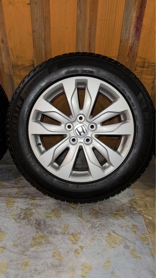 235/60R18 Michelin Winter Tires Honda Odyssey Pkg New - photo 3
