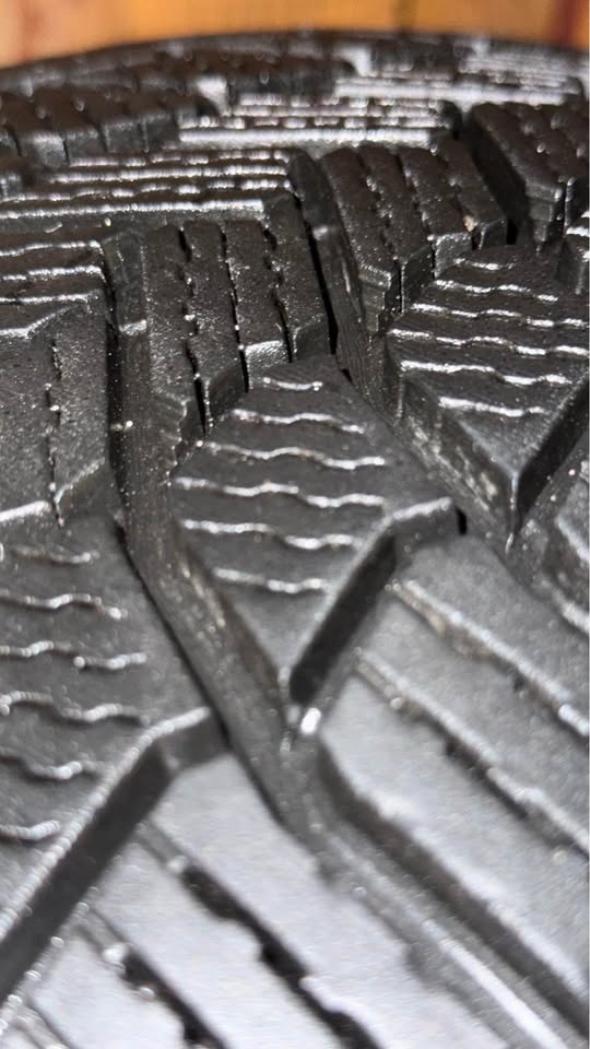 235/60R18 Michelin Winter Tires Honda Odyssey Pkg New - photo 4