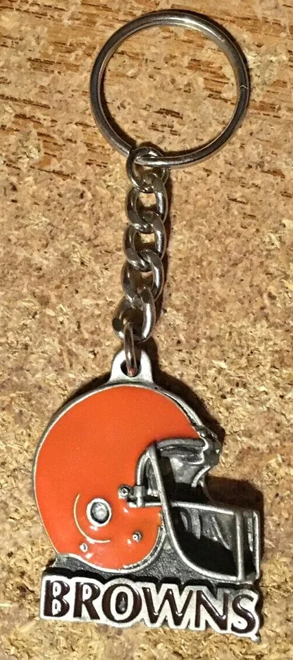 VINTAGE 1990 NFL FOOTBALL CLEVELAND BROWNS PEWTER KEYCHAIN
