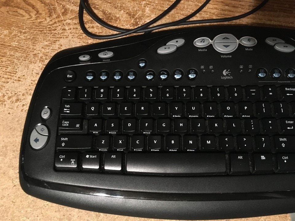LOGITECH CORDED KEYBOARD MODEL # Y-BH52 WORKING - photo 2