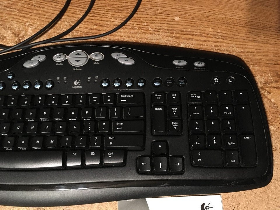 LOGITECH CORDED KEYBOARD MODEL # Y-BH52 WORKING - photo 3