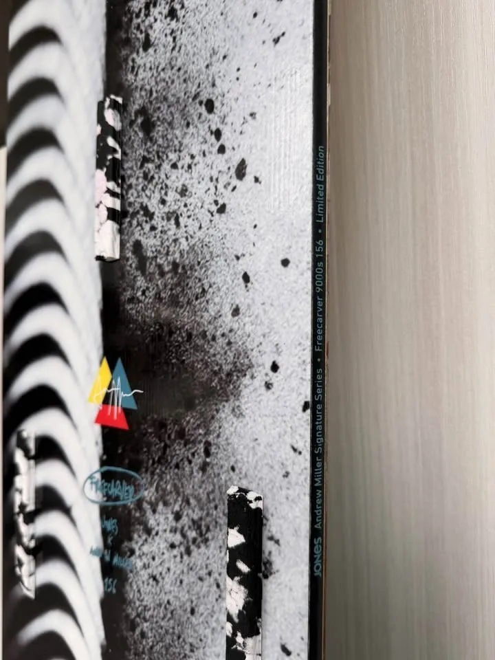 Limited Edition✨Jones Freecarver men’s snowboard image indicator(2)