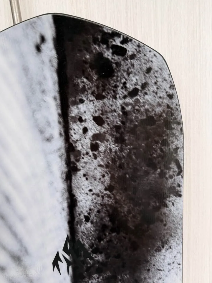 Limited Edition✨Jones Freecarver men’s snowboard image indicator(5)