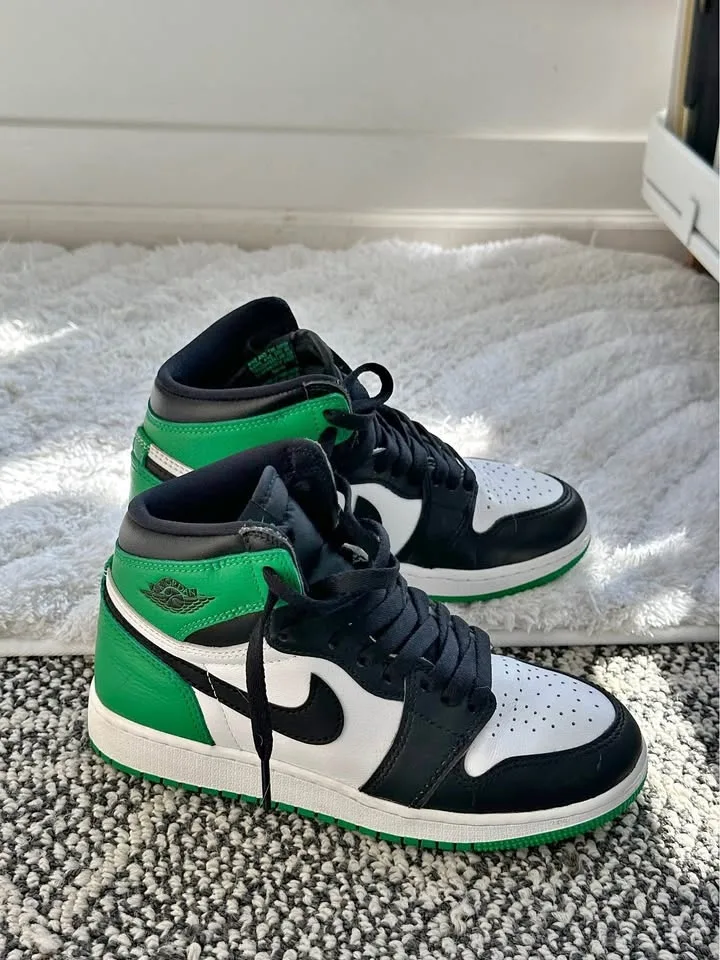 Nike green air Jordan