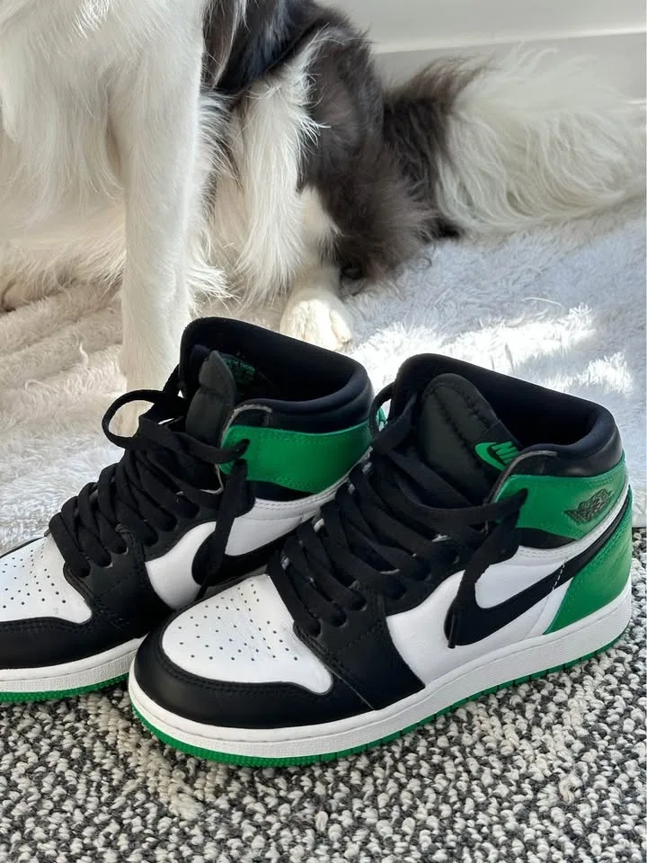 Nike green air Jordan image indicator(2)