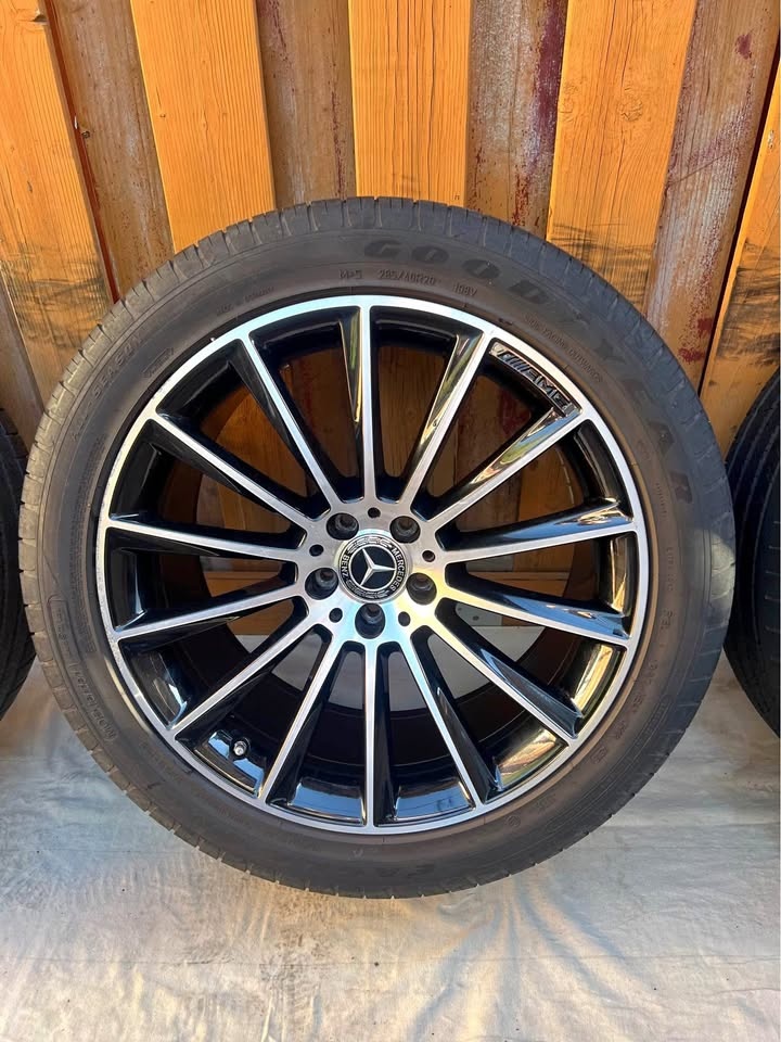 Mercedes-Benz S class 20 inch luxurious original rims staggered