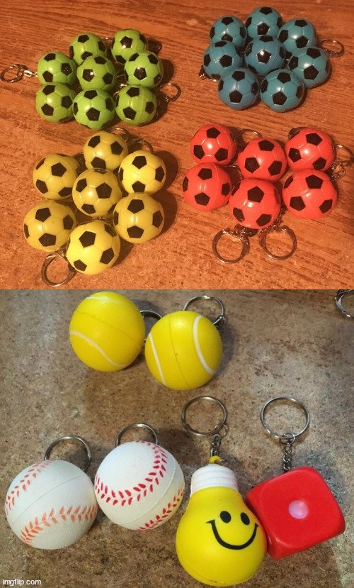 197X VENDING MACHINE TOY PLASTIC CHARMS KEYCHAIN HEART TREE ANCH - photo 2