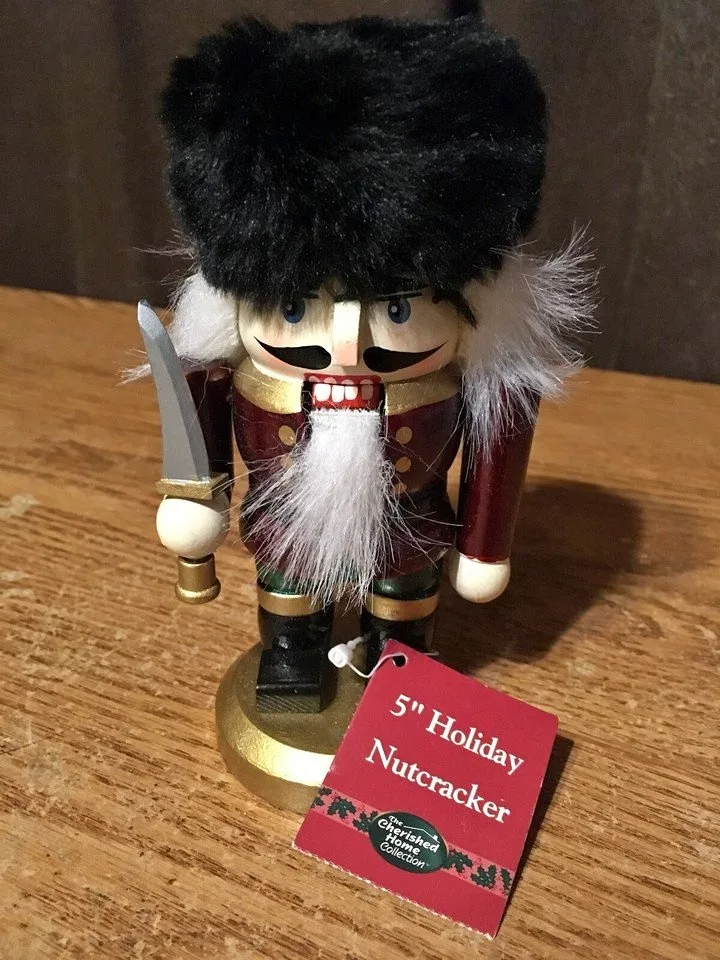 5" HOLIDAY NUTCRACKER THE CHERISHED HOME COLLECTION