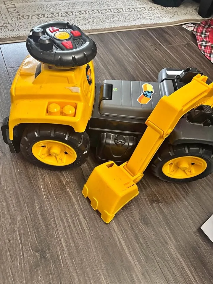 Mega blocks 3 in 1 ride on CAT