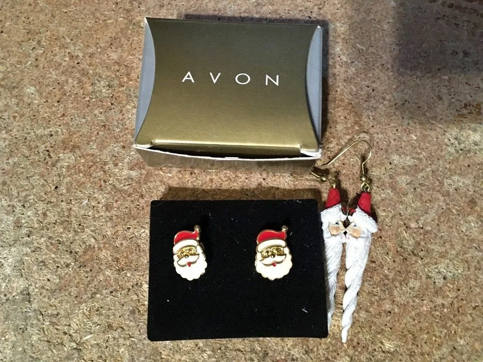 1998 AVON SANTA CLIP EARRINGS & SANTA DANGLE EARRINGS