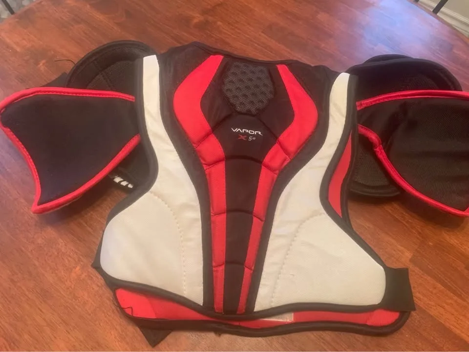Youth Hockey Bauer Vapor chest protector image indicator(2)