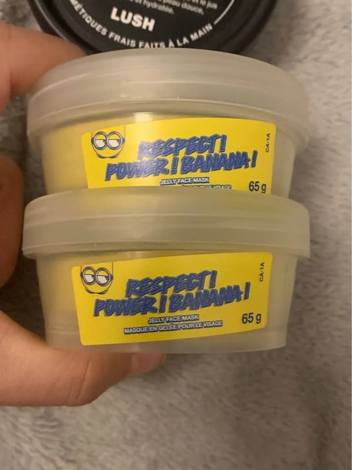 Balm, face masks, artificial nails, eye shadow, foundation image indicator(9)