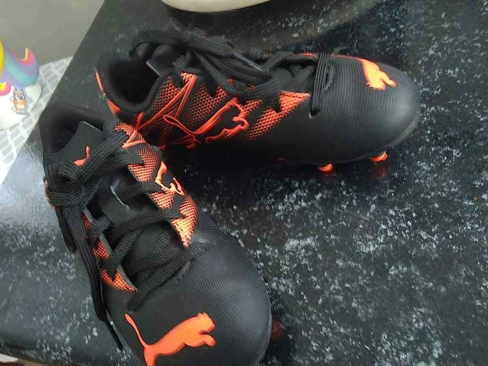Kids soccer shoes - photo 2