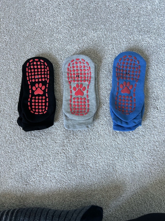 Colorful Dinosaur Toy Set with Socks and Pouches - photo 2