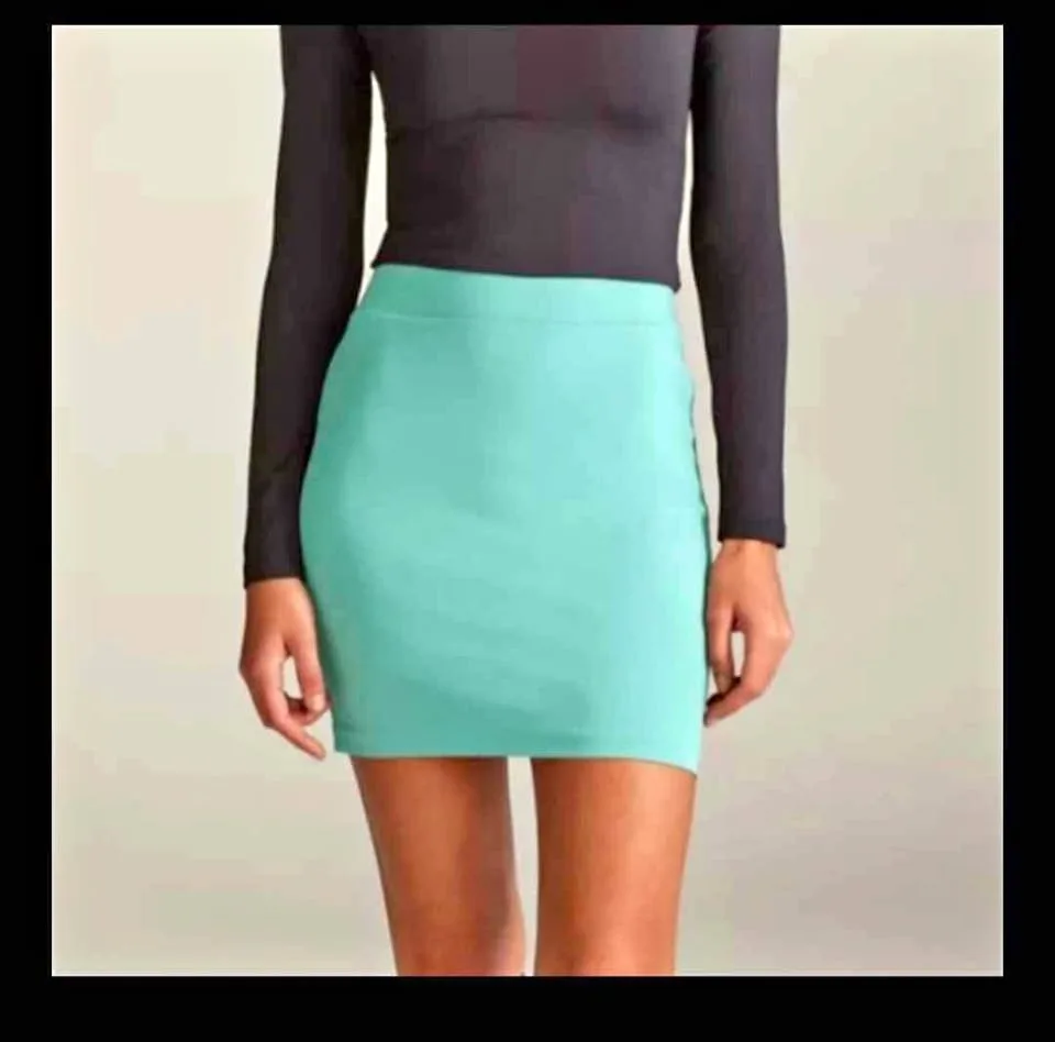 Babaton Contour Mini-Skirt, M, Mint Green (BNWOT)