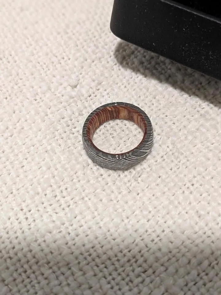 Men's Wedding Band: Damascus Steel & Whiskey Barrel, 7.5