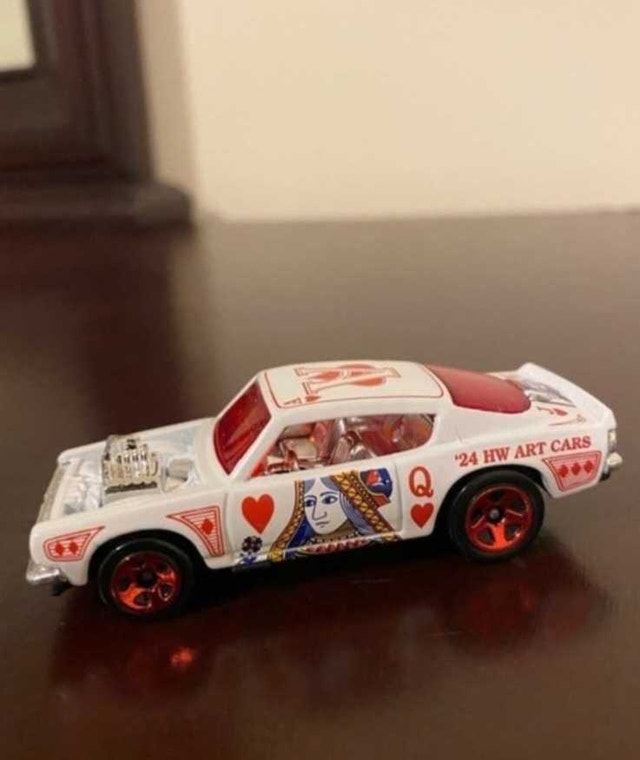 White 1969 Mattel Plymouth Barracuda Hot Wheels - photo 2