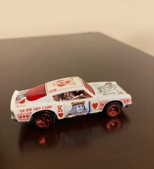 White 1969 Mattel Plymouth Barracuda Hot Wheels - photo 3