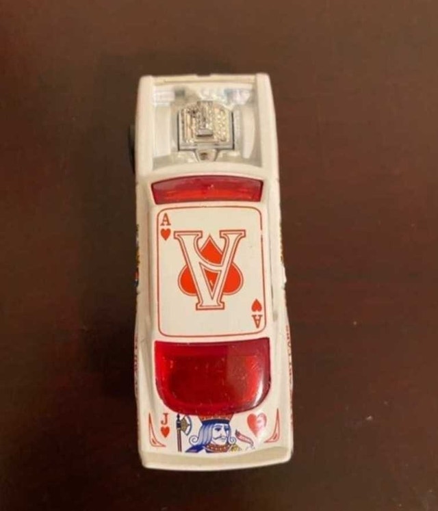 White 1969 Mattel Plymouth Barracuda Hot Wheels - photo 4