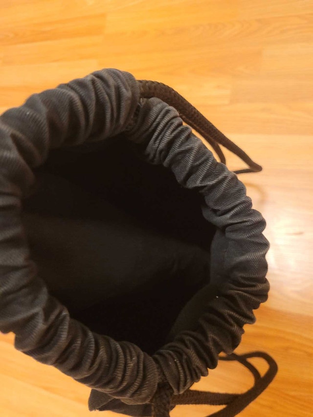 Black Drawstring Backpack with Musical Note Design - photo 4