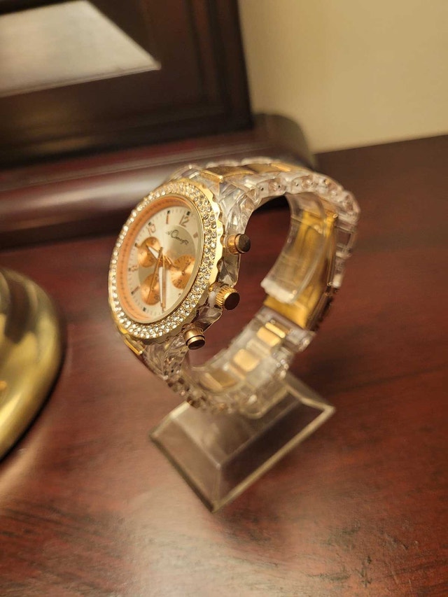 New Women's Rose Gold Fashion Watch - photo 2