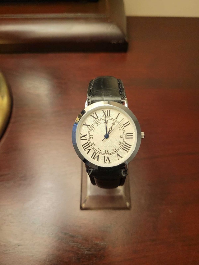 Brand new Women's Black Roman Dial fashion watch