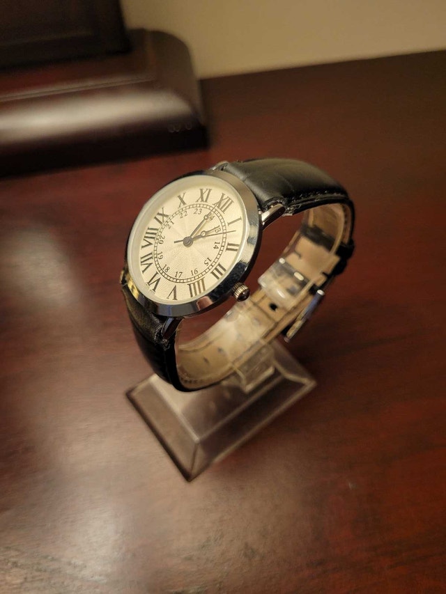 Brand new Women's Black Roman Dial fashion watch - photo 2