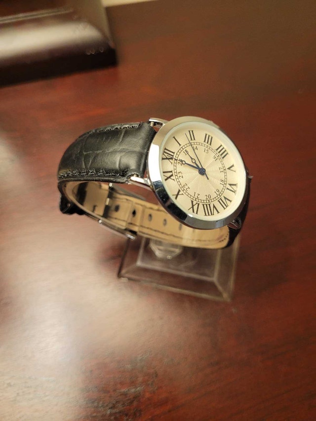 Brand new Women's Black Roman Dial fashion watch - photo 3