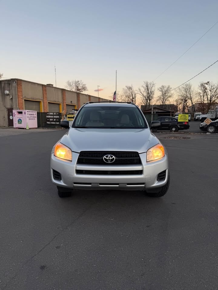 2012 Toyota RAV4 · Sport Utility 4D - photo 2